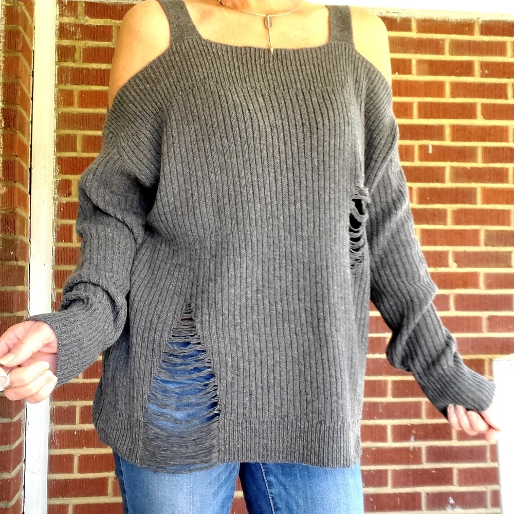 Distressed sweater - Picture 1 of 8
